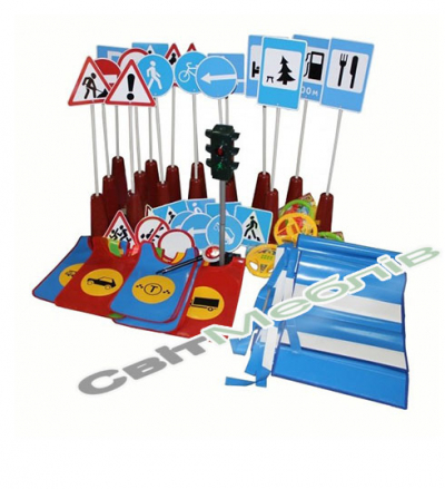 Набір дорожніх знаків та моделі світлофора